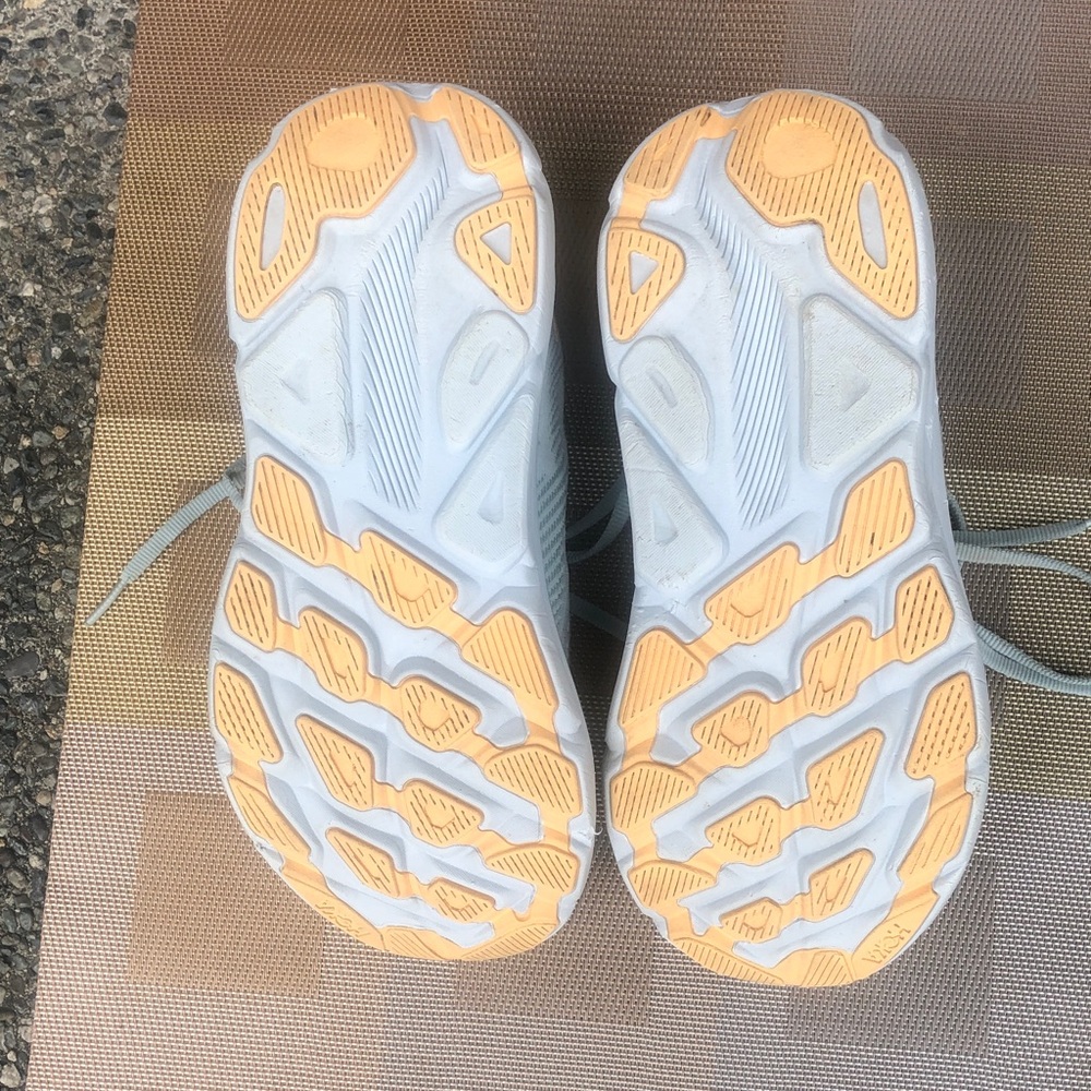 Light Blue Running Sneakers with Yellow Accents, Women’s Size 8 - Picture 7 of 8